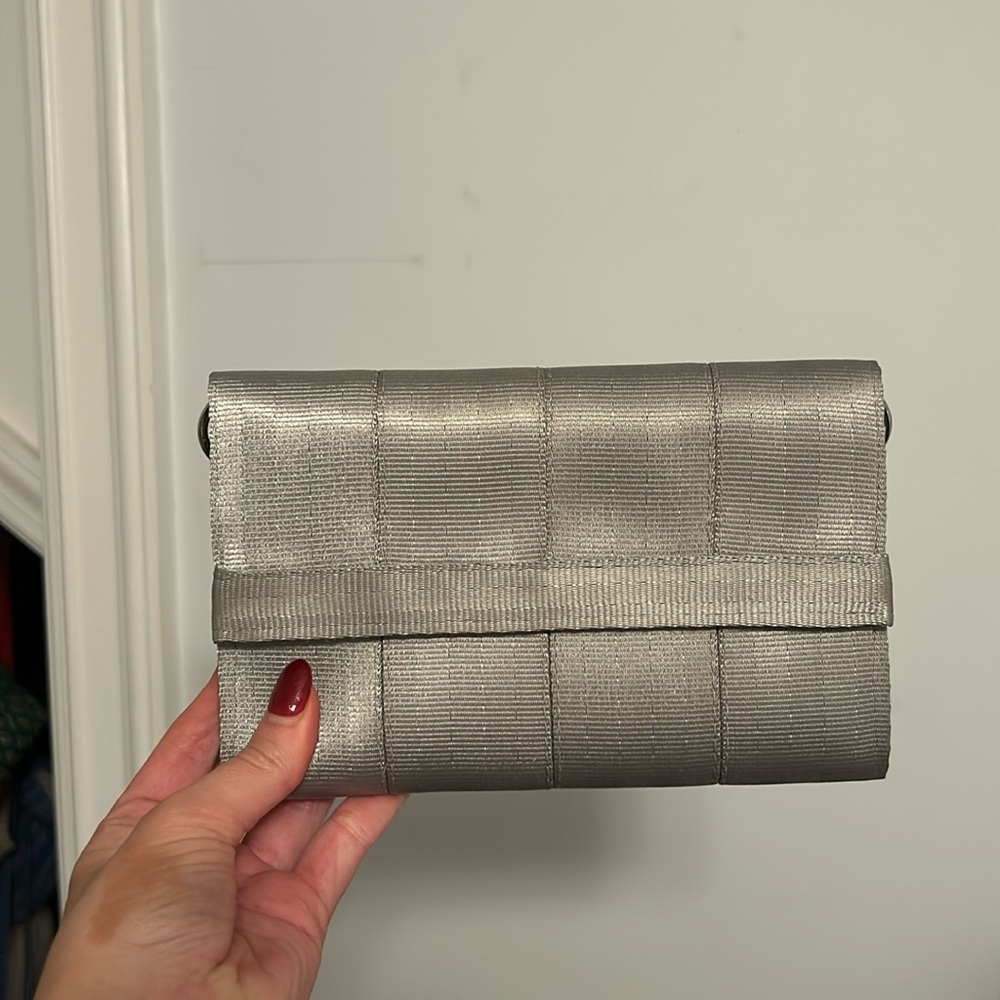 Silver Harveys seatbelt clutch